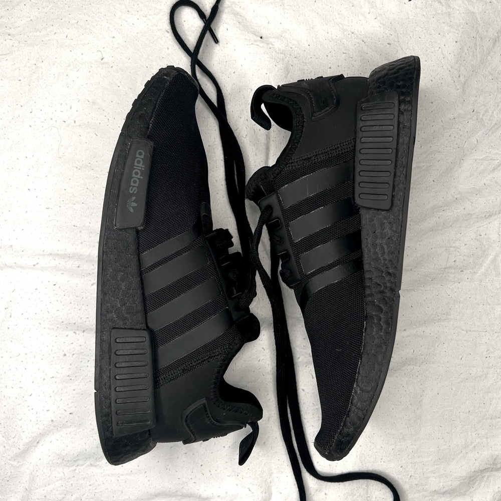 All black Adidas nmds like new